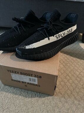 Adidas Yeezy Boost 350 V2 Black Sz 11